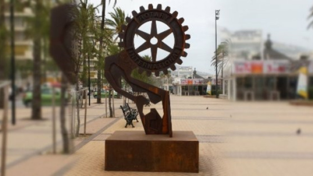 Escultura Rotary International